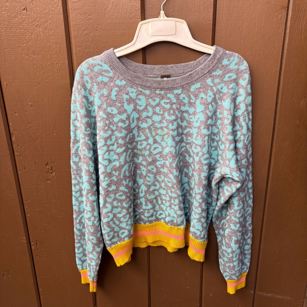 Free People Blue Yellow Cool Cat Leopard / Cheetah Pullover Sweater Small